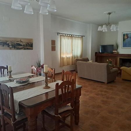 Villa Duran Esteban Cantillana Exteriör bild