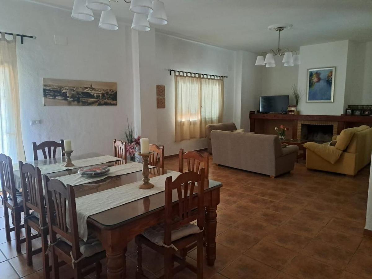 Villa Duran Esteban Cantillana Exteriör bild